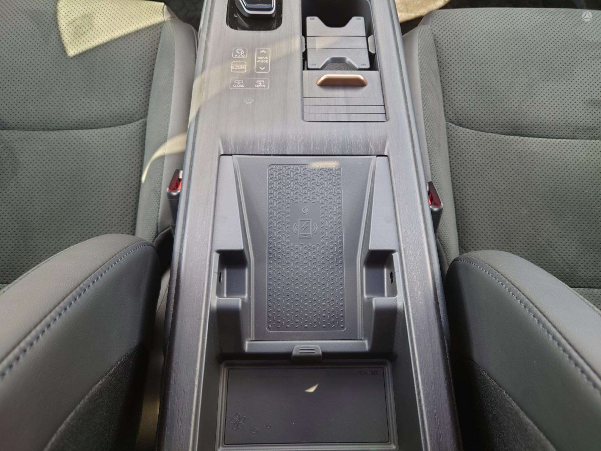 Nissan ARIYA Visureigis / Krosoveris Elektra