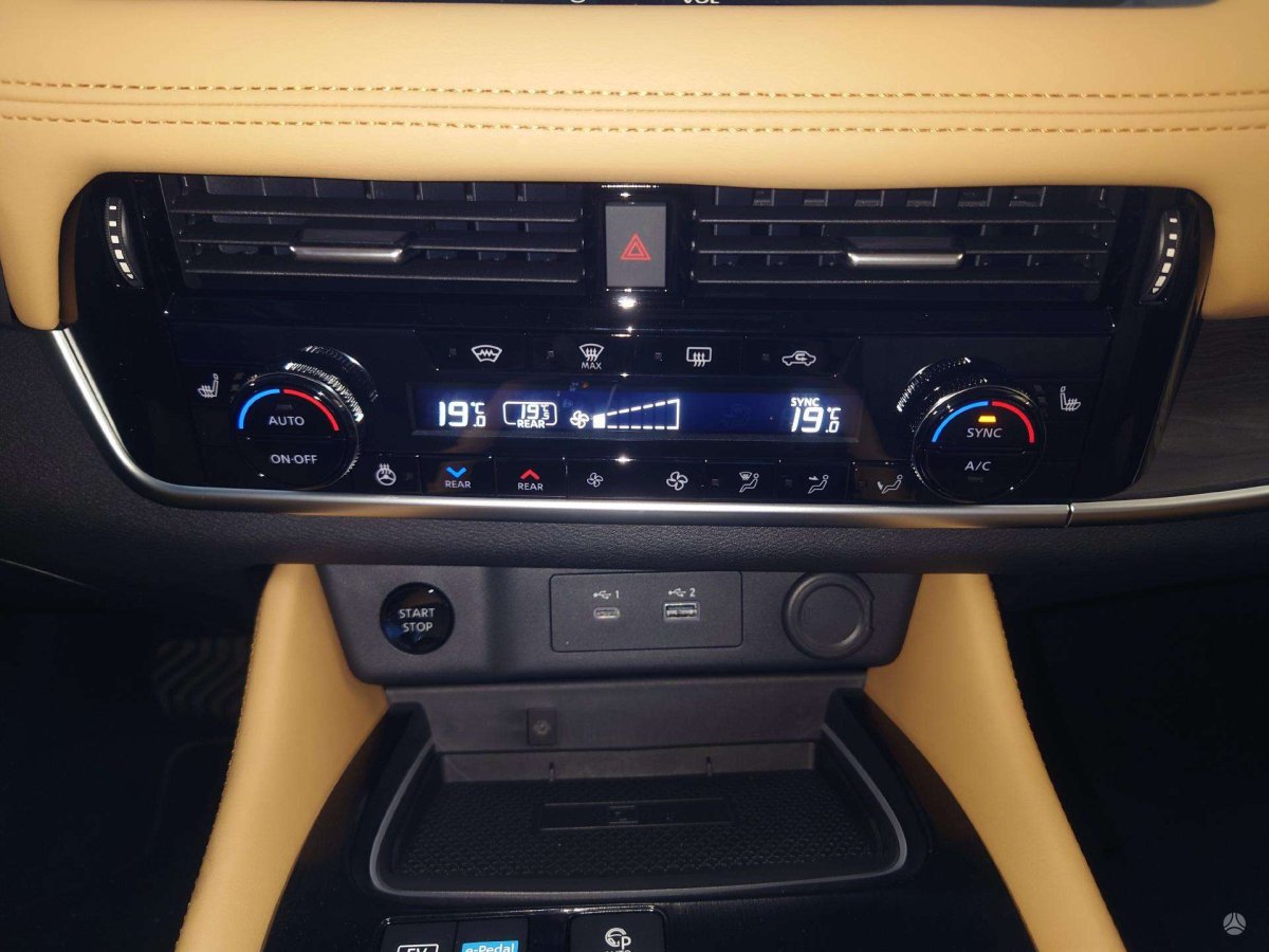 Nissan X-Trail Visureigis / Krosoveris Benzinas / elektra