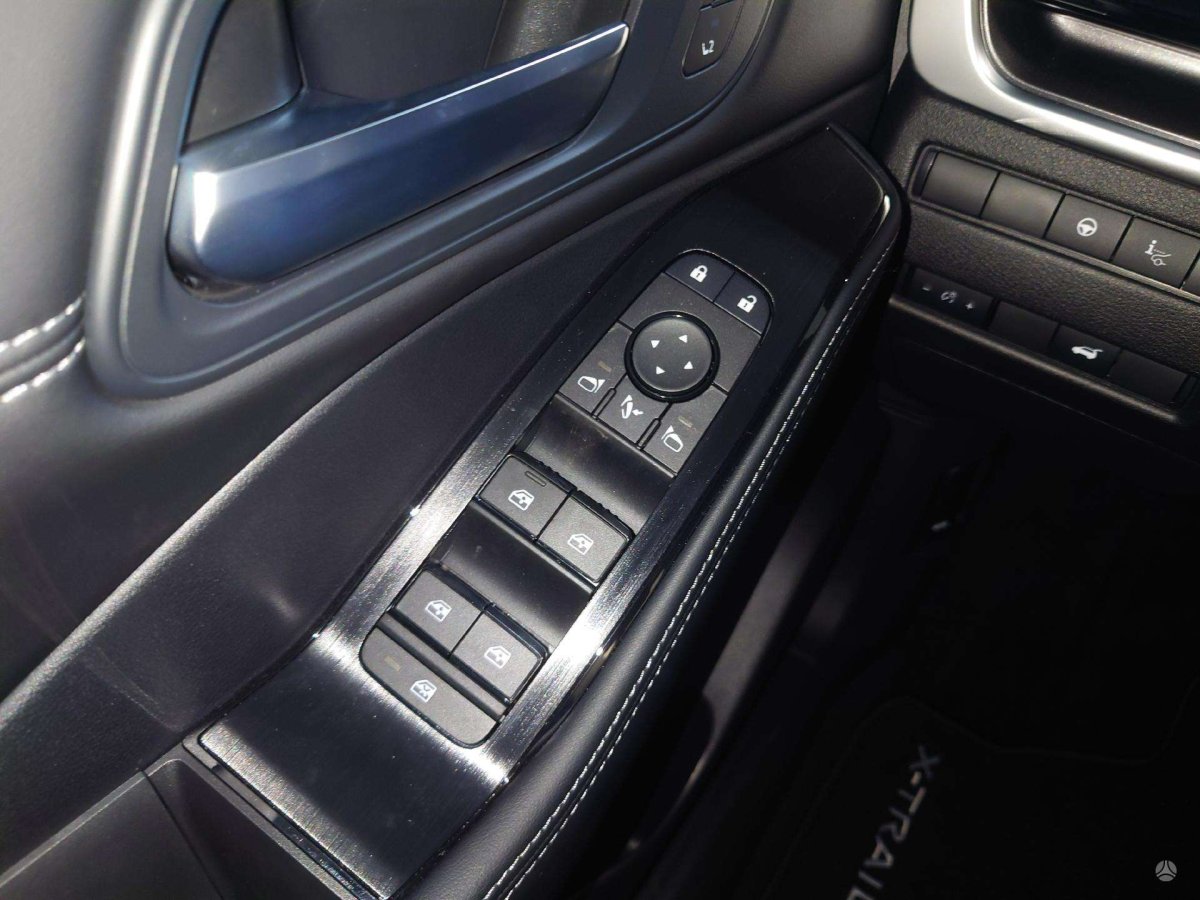 Nissan X-Trail Visureigis / Krosoveris Benzinas / elektra