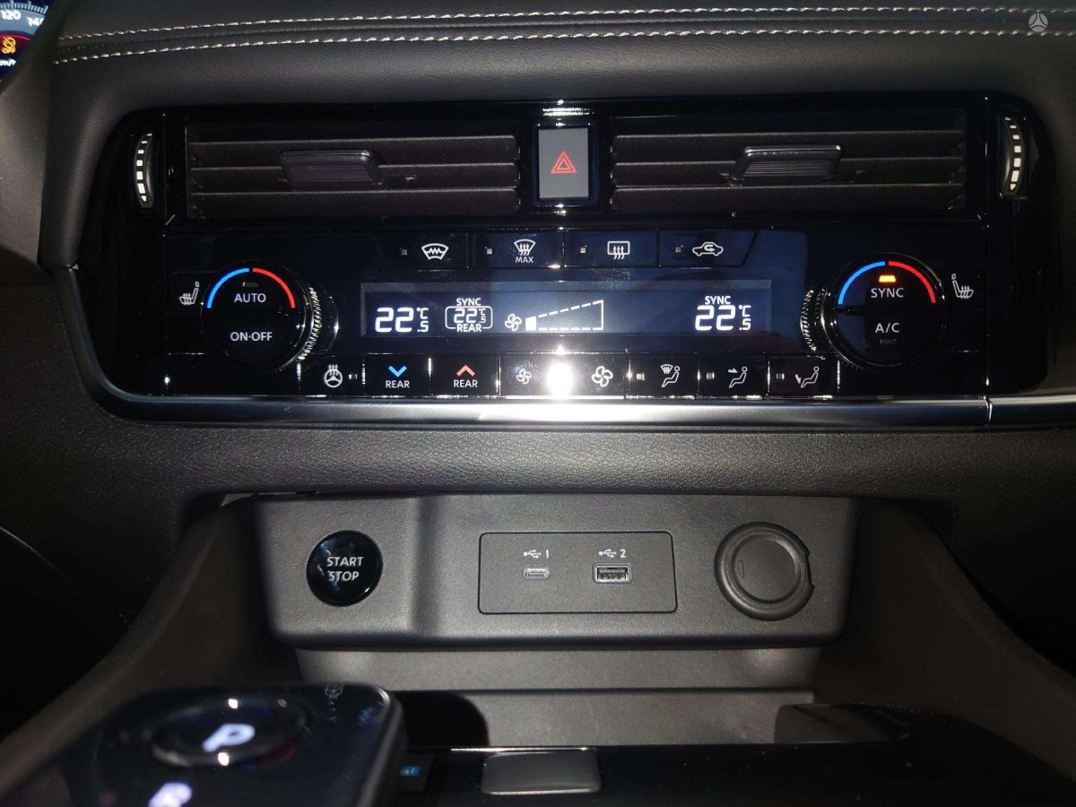 Nissan X-Trail Visureigis / Krosoveris Benzinas / elektra