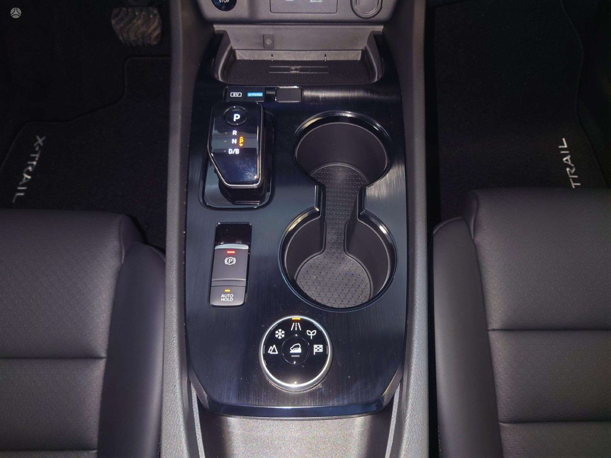 Nissan X-Trail Visureigis / Krosoveris Benzinas / elektra