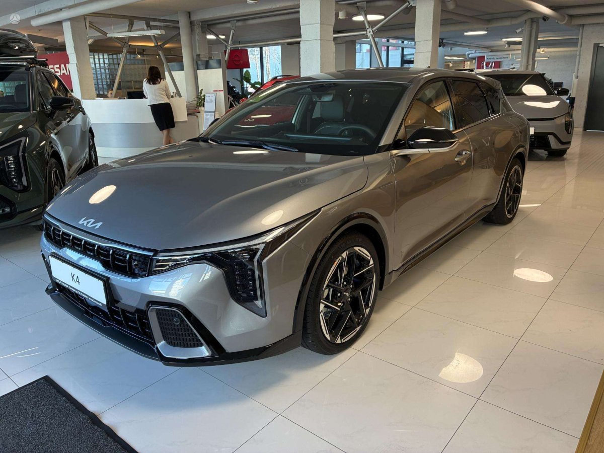 Kia K4 Hečbekas Benzinas
