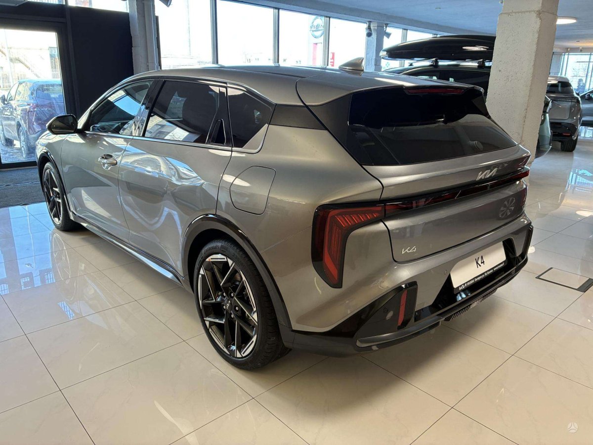 Kia K4 Hečbekas Benzinas