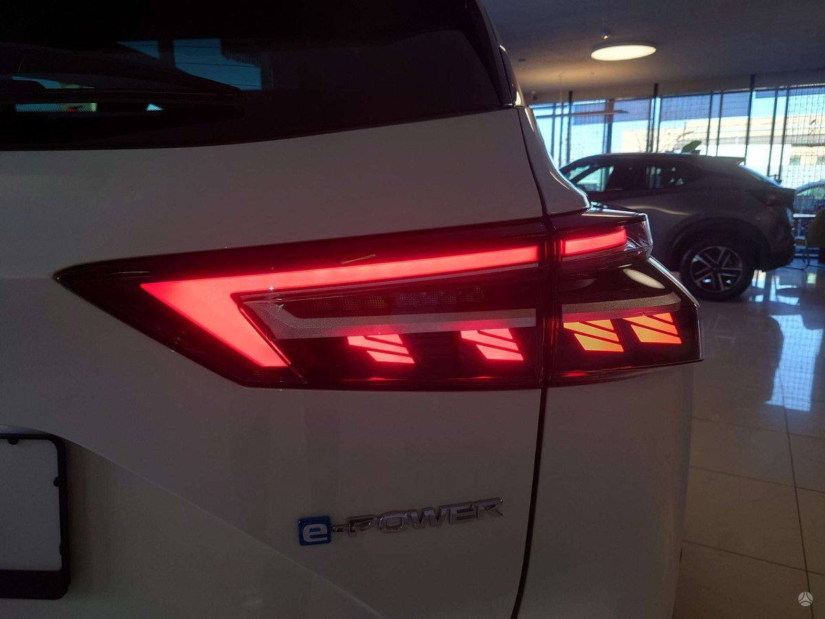 Nissan Qashqai Visureigis / Krosoveris Benzinas / elektra