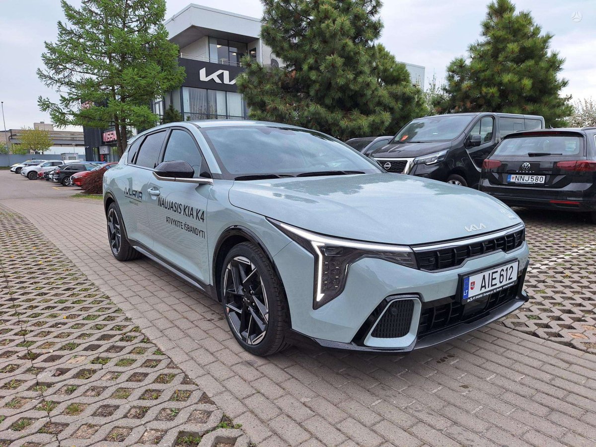 Kia K4 Hečbekas Benzinas