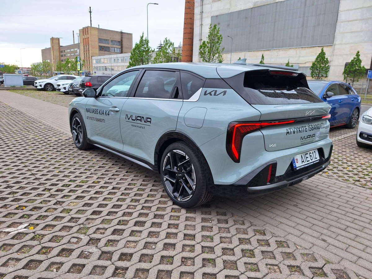 Kia K4 Hečbekas Benzinas