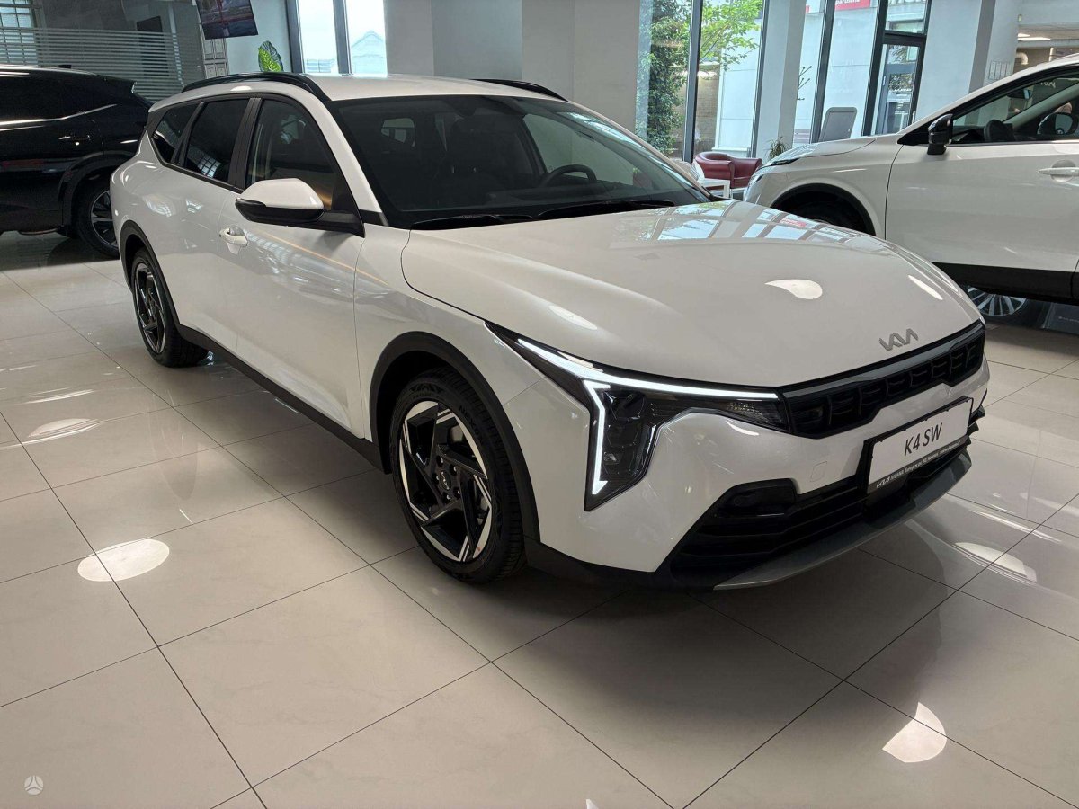 Kia K4 Universalas Benzinas