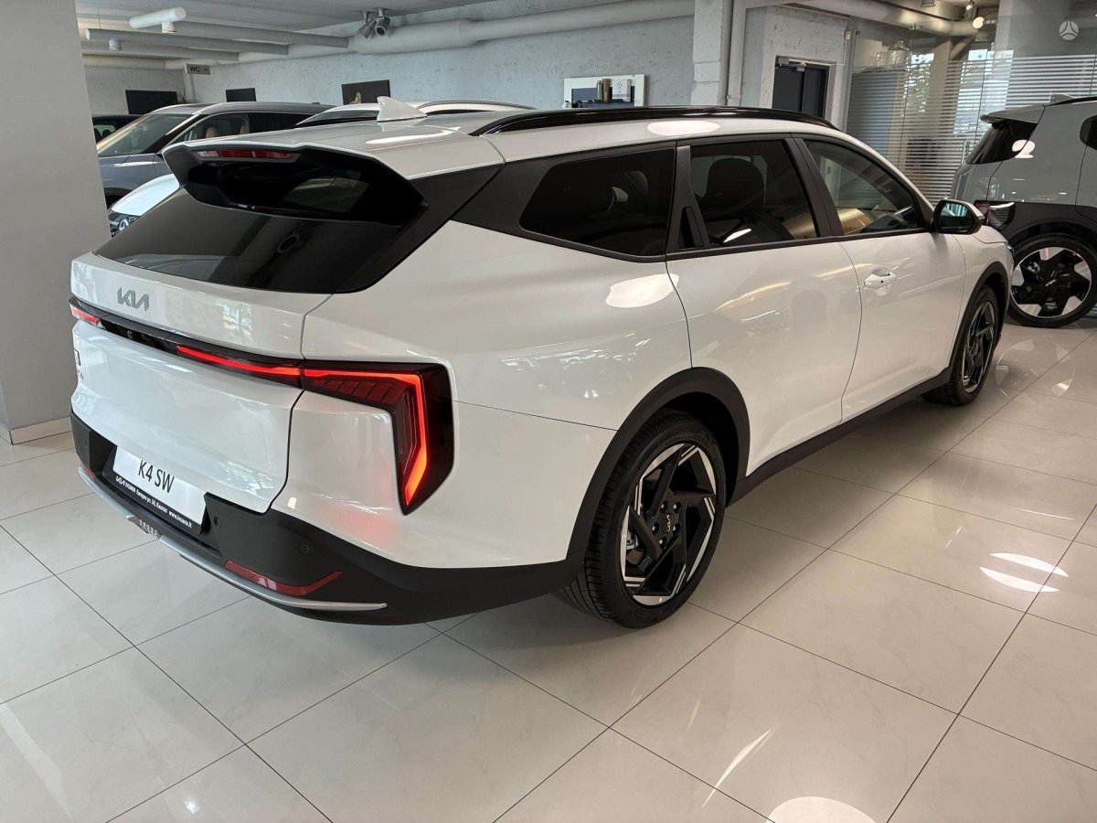 Kia K4 Universalas Benzinas