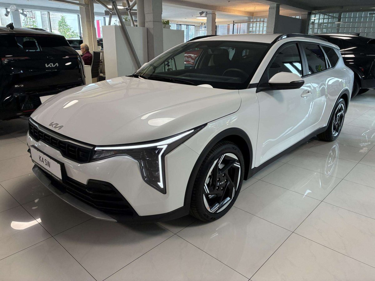 Kia K4 Universalas Benzinas