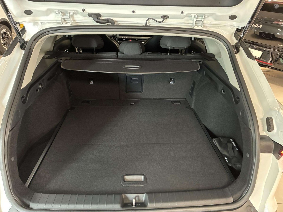 Kia K4 Universalas Benzinas