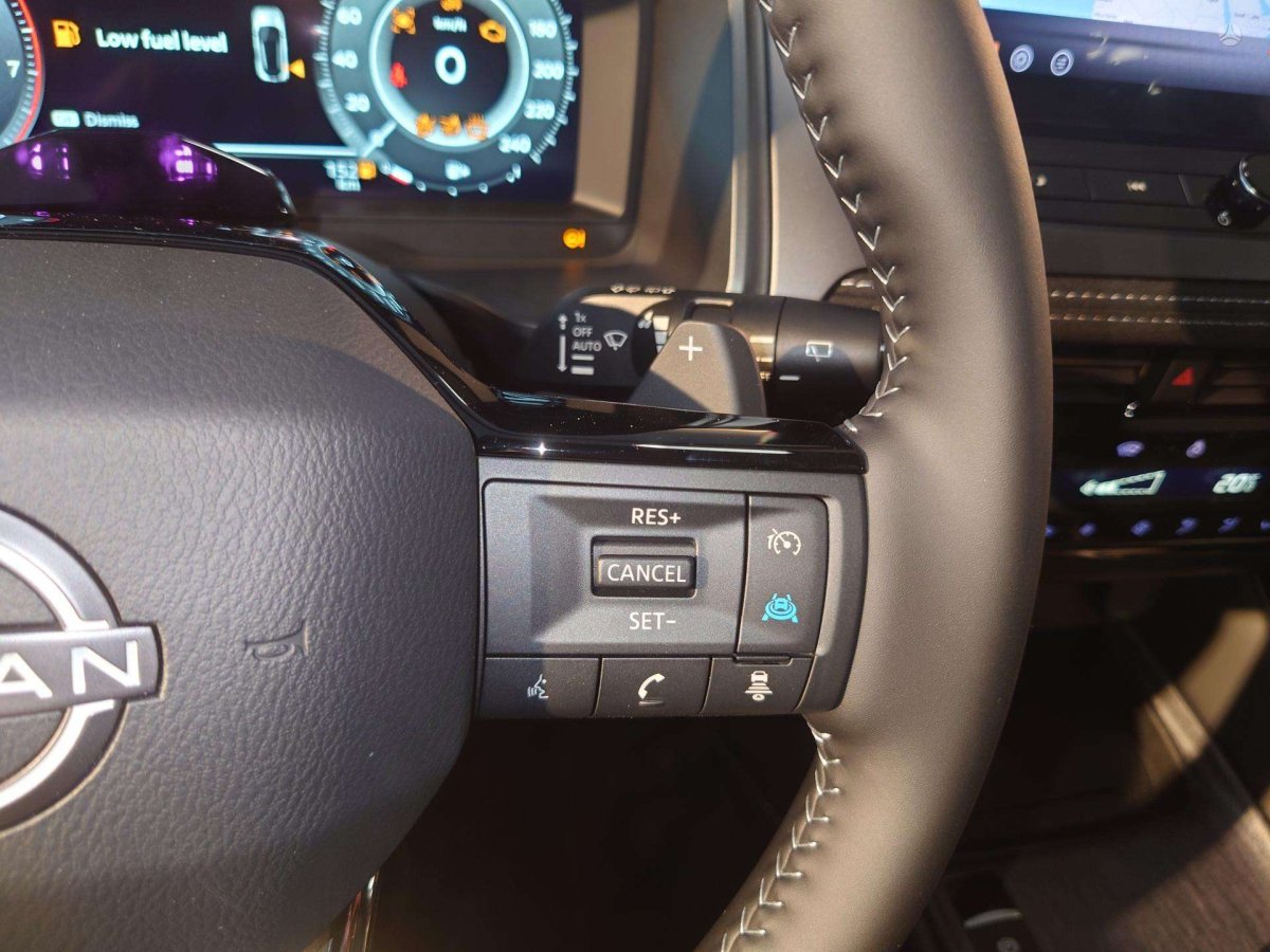 Nissan Qashqai Visureigis / Krosoveris Benzinas / elektra