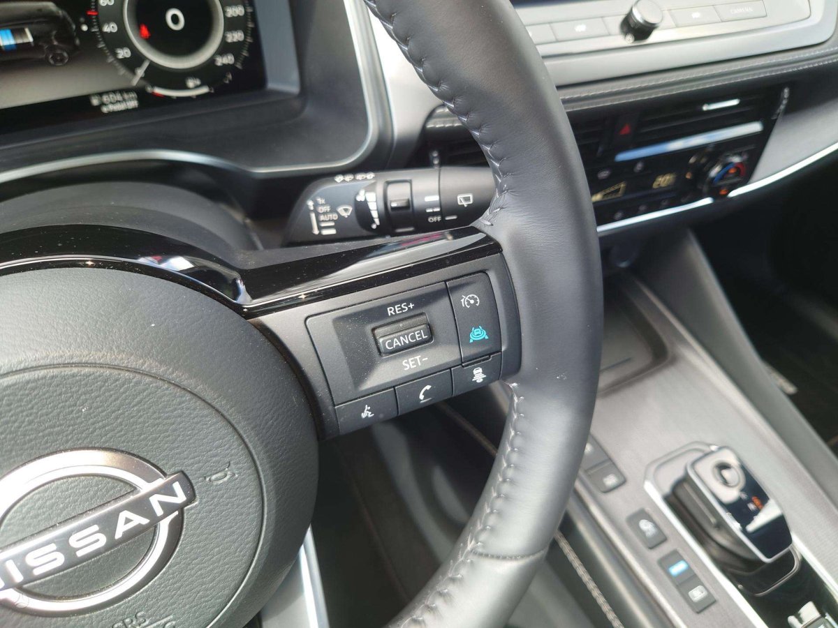 Nissan Qashqai Visureigis / Krosoveris Benzinas / elektra