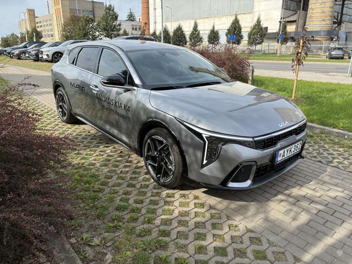 Kia K4 Hečbekas Benzinas