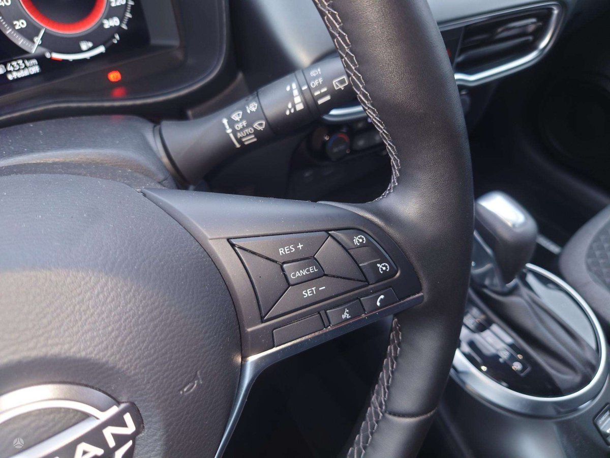 Nissan Juke Visureigis / Krosoveris Benzinas / elektra