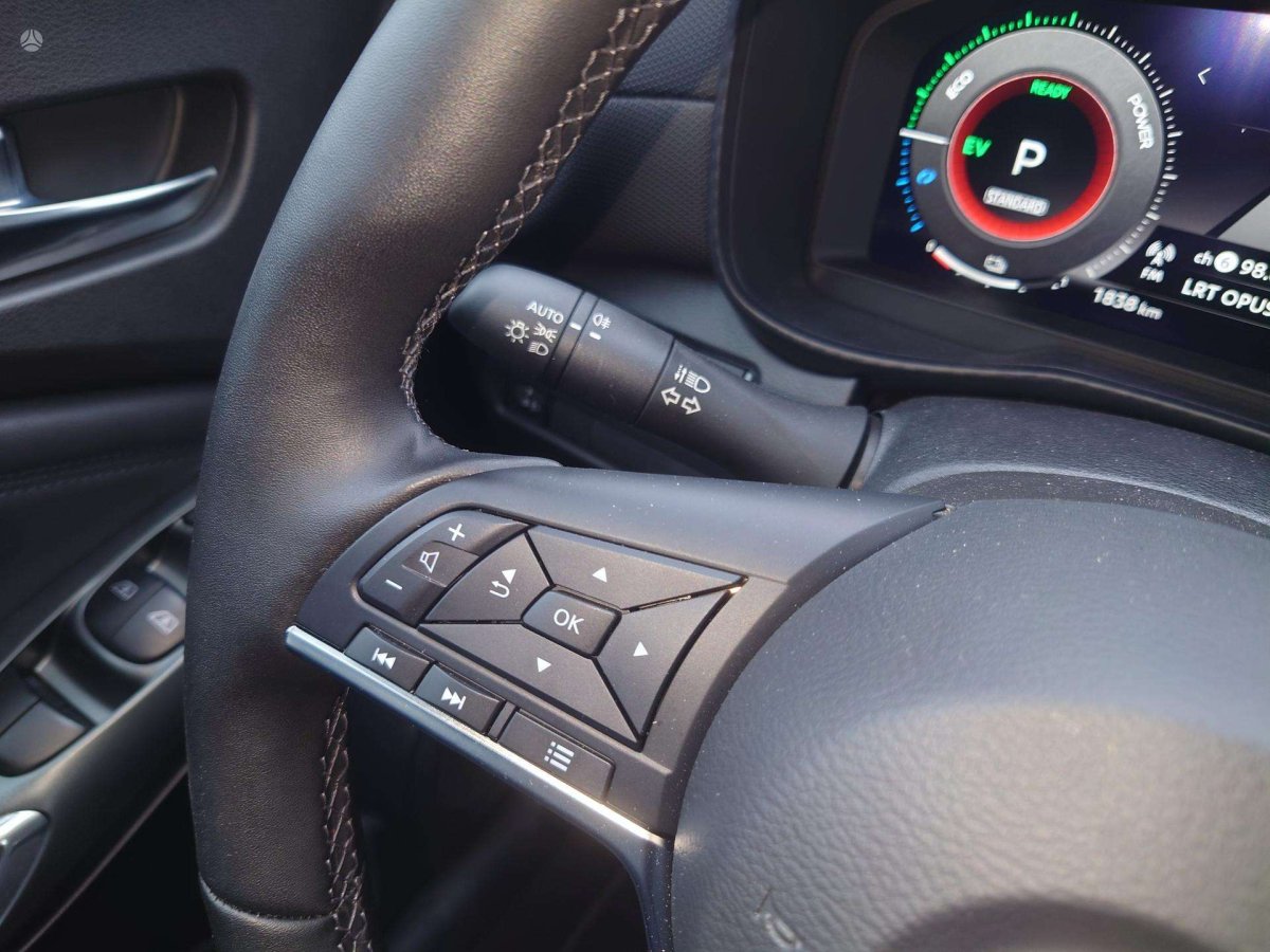 Nissan Juke Visureigis / Krosoveris Benzinas / elektra