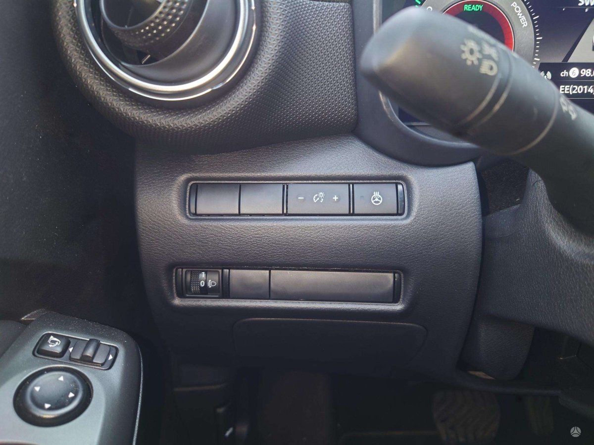 Nissan Juke Visureigis / Krosoveris Benzinas / elektra