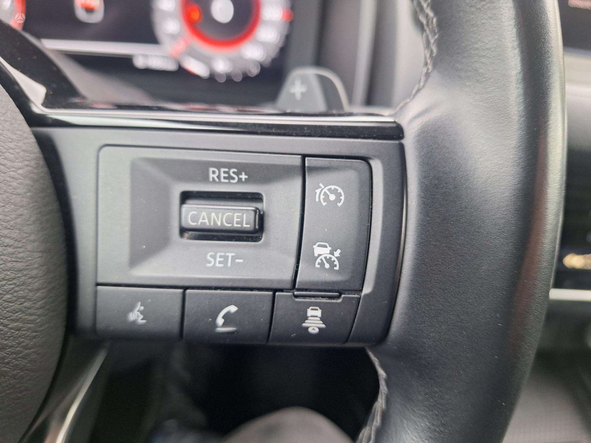 Nissan Qashqai Visureigis / Krosoveris Benzinas / elektra