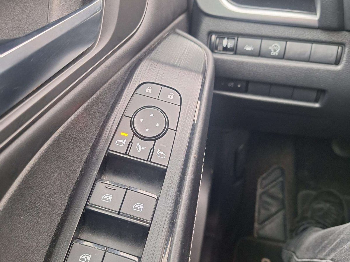 Nissan Qashqai Visureigis / Krosoveris Benzinas / elektra